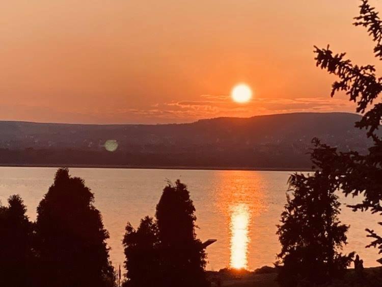 Sunset Beach Apartman Balatonfůzfő Eksteriør billede